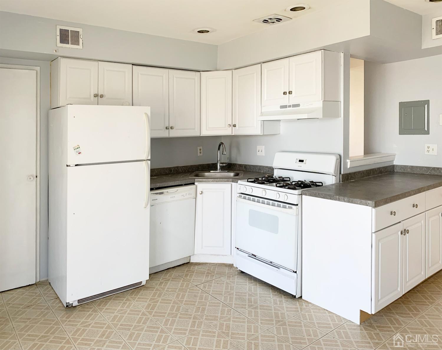 160 Evergreen Road, Unit 11B Edison, NJ 08837 - Photo 6 of 17 Gallery Image 6