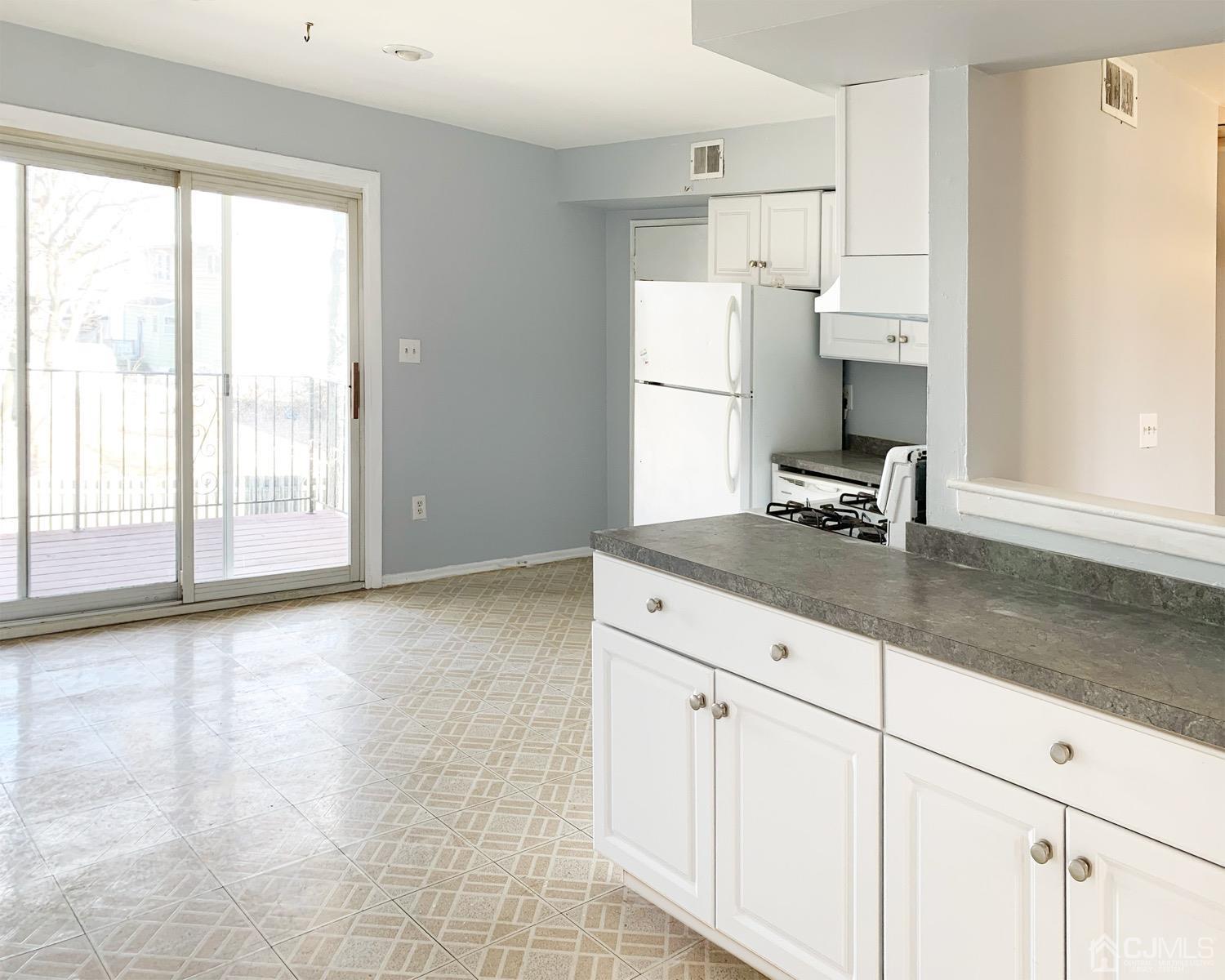 160 Evergreen Road, Unit 11B Edison, NJ 08837 - Photo 7 of 17 Gallery Image 7