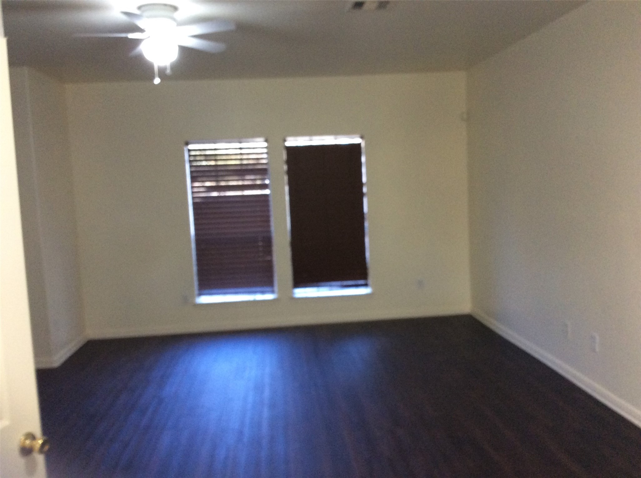 10441 Wicklowe Street Houston, TX 77016 - Photo 2 of 32 Livingroom Duplex B