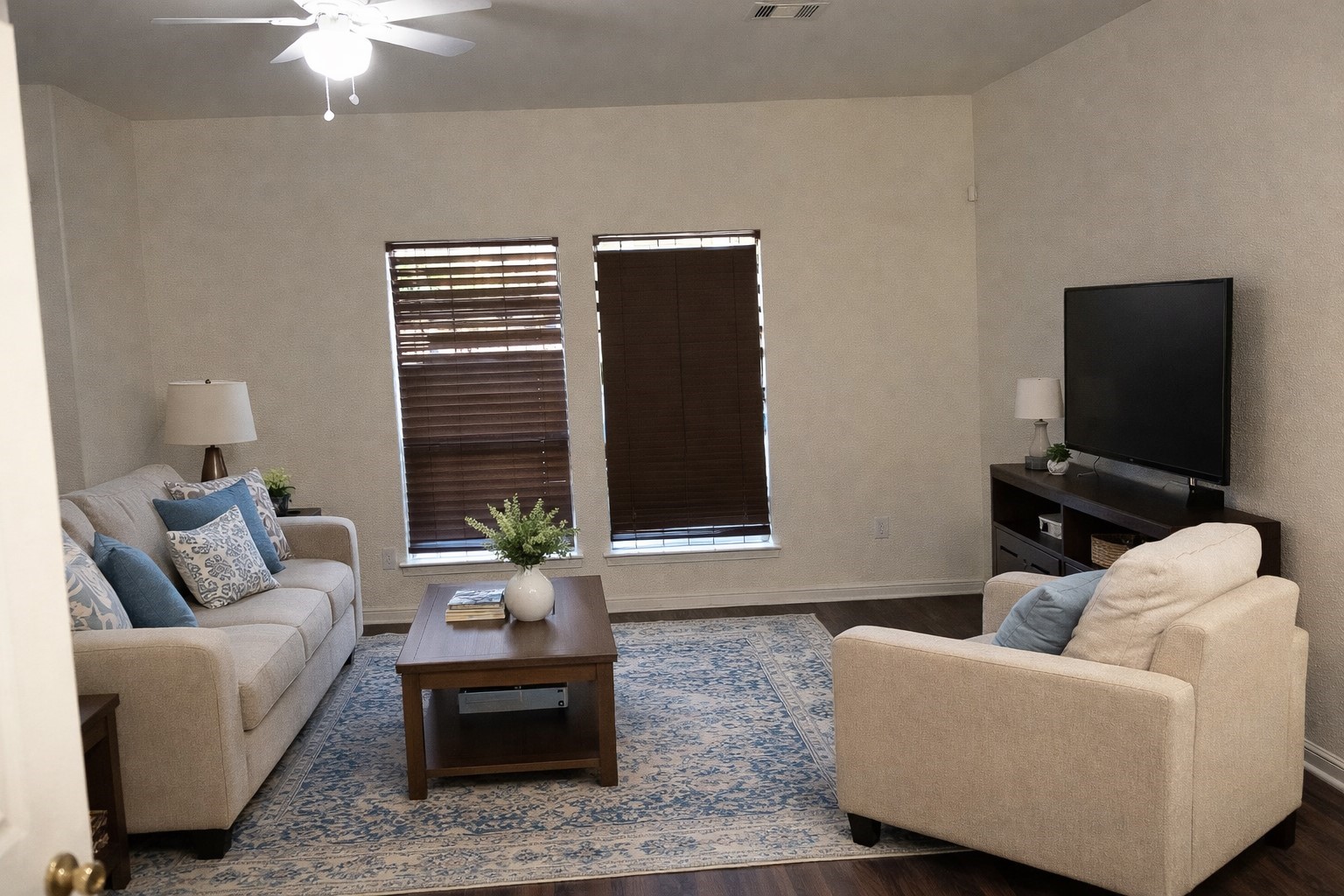 10441 Wicklowe Street Houston, TX 77016 - Photo 3 of 32 Virtual Livingroom Duplex B