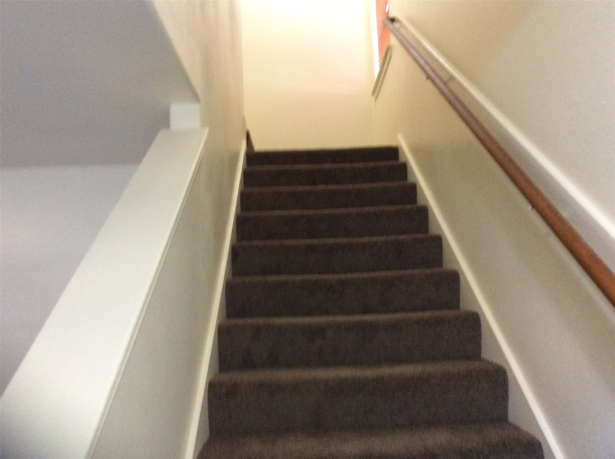 10441 Wicklowe Street Houston, TX 77016 - Photo 7 of 32 Stairwell