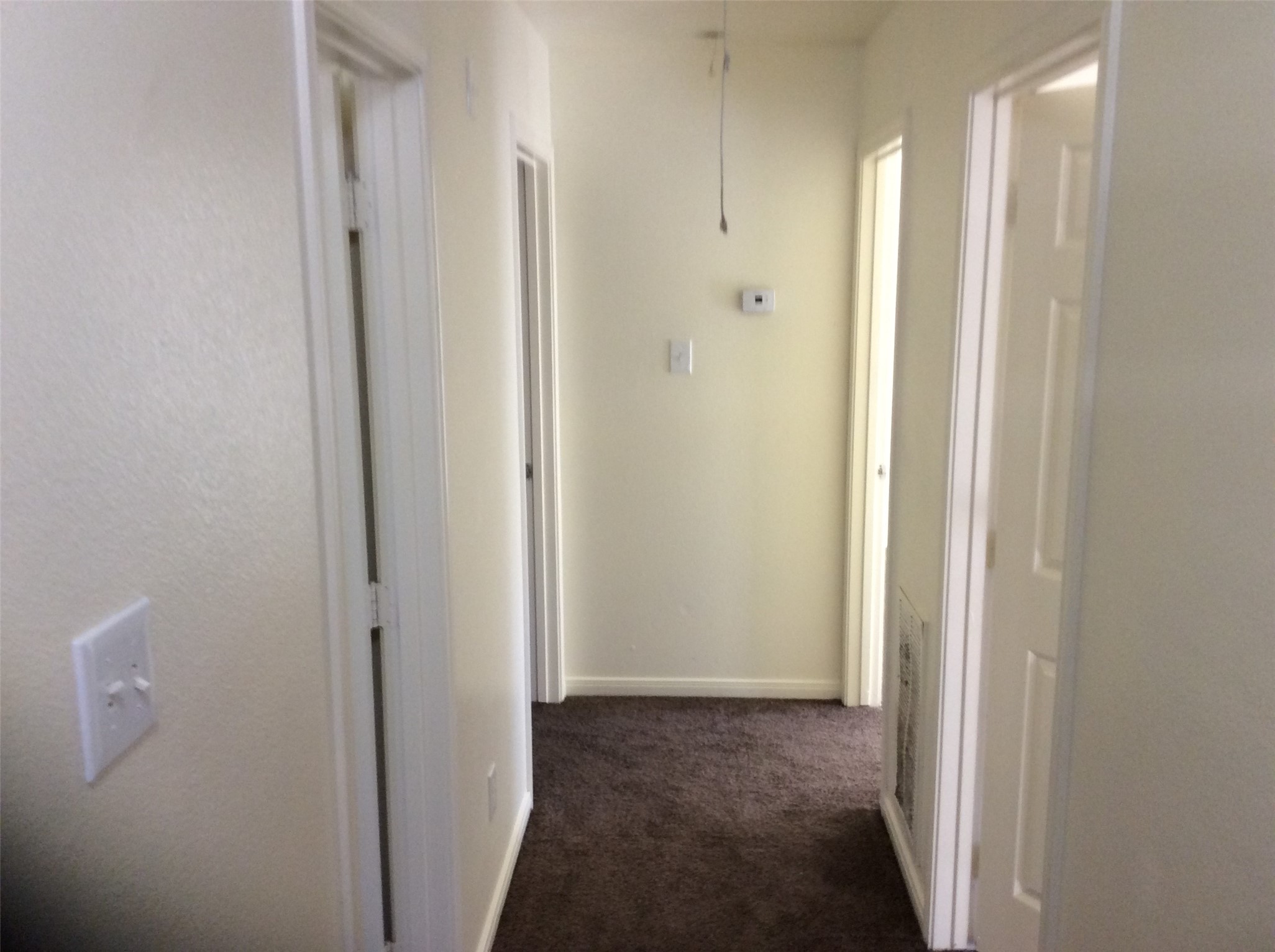 10441 Wicklowe Street Houston, TX 77016 - Photo 8 of 32 Hallway Upstairs