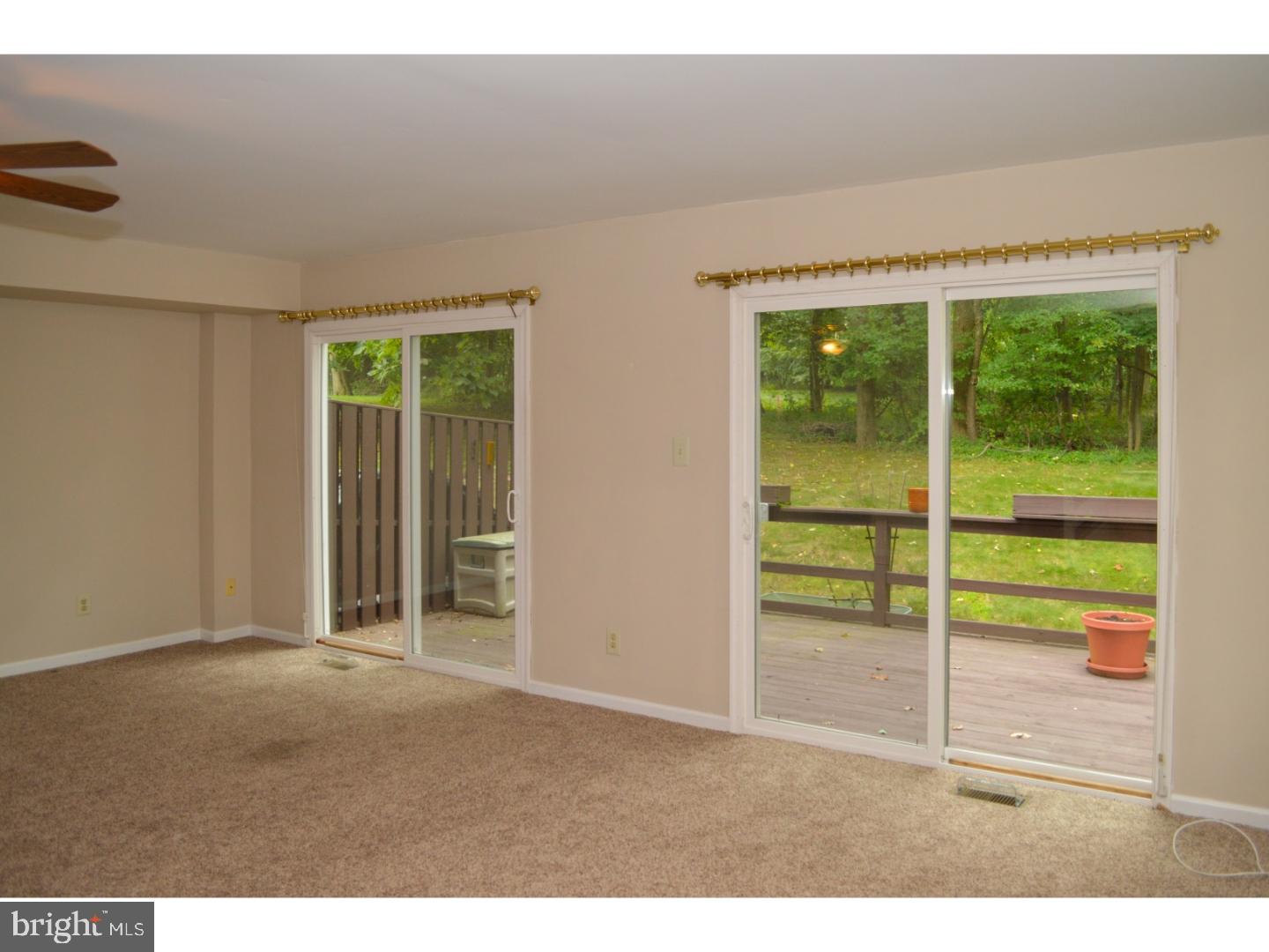 318 Fox Run Exton, PA 19341 - Photo 4 of 21 Living Room