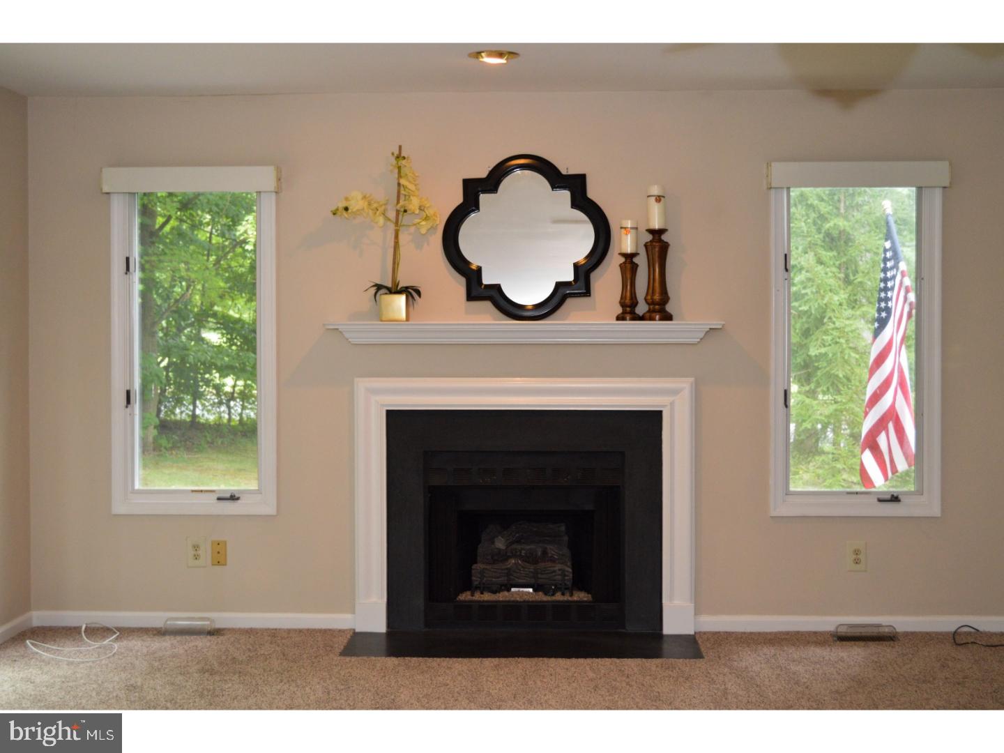 318 Fox Run Exton, PA 19341 - Photo 6 of 21 Living Room