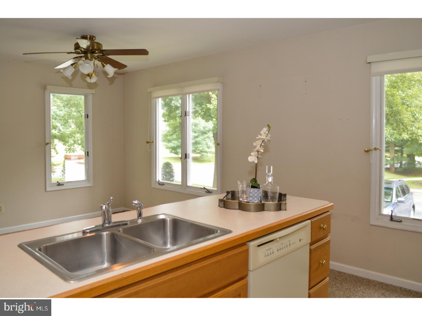 318 Fox Run Exton, PA 19341 - Photo 10 of 21 Kitchen