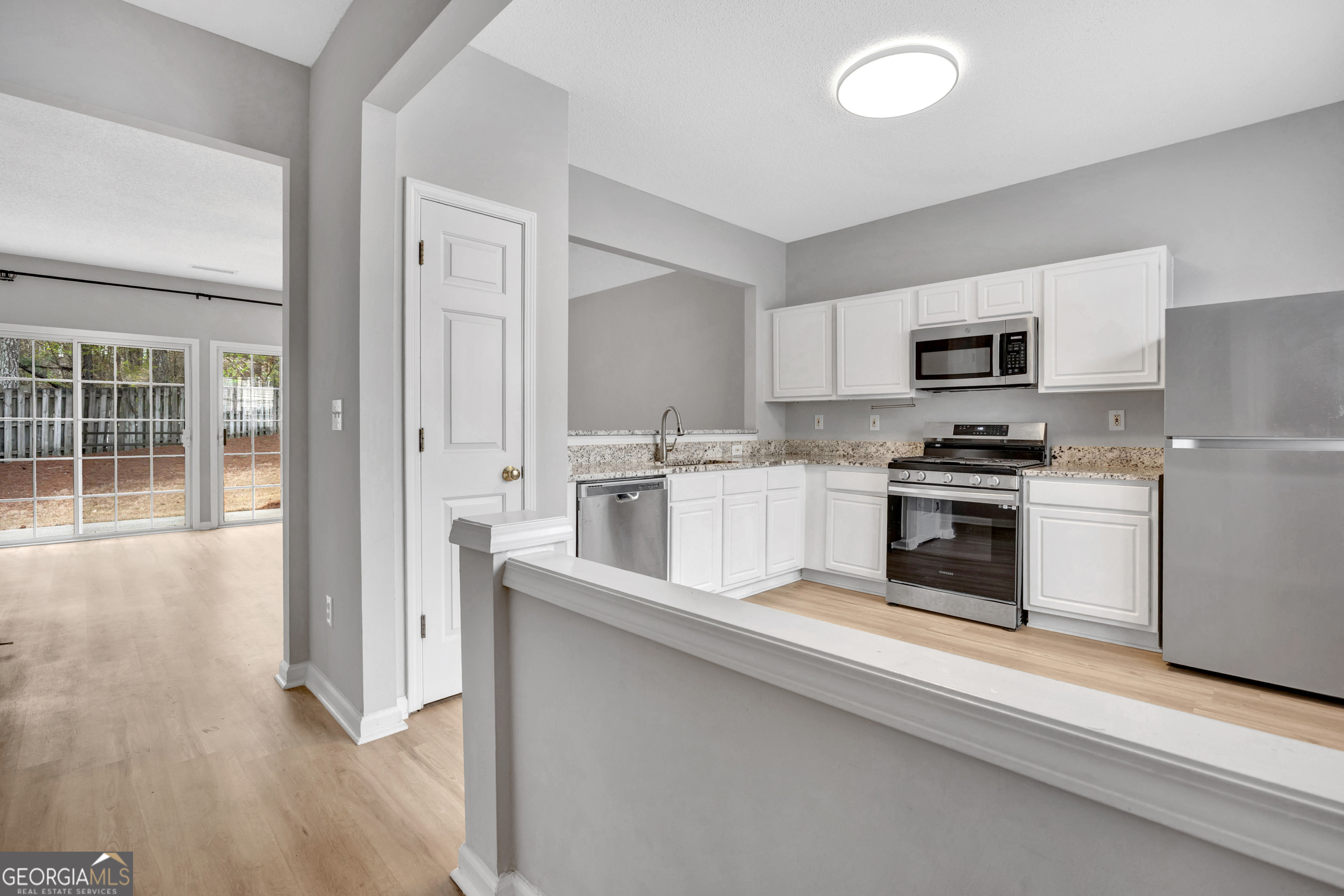 4147 Howell Park Road Duluth, GA 30096 - Photo 5 of 34