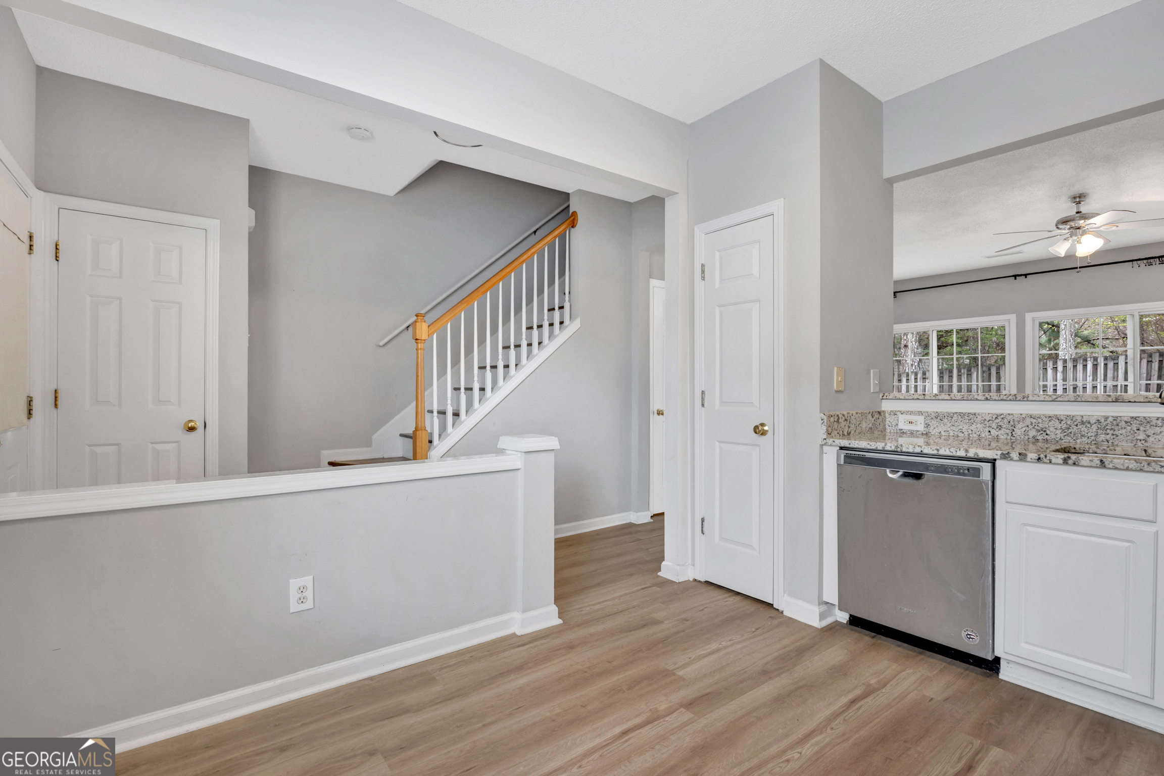 4147 Howell Park Road Duluth, GA 30096 - Photo 6 of 34