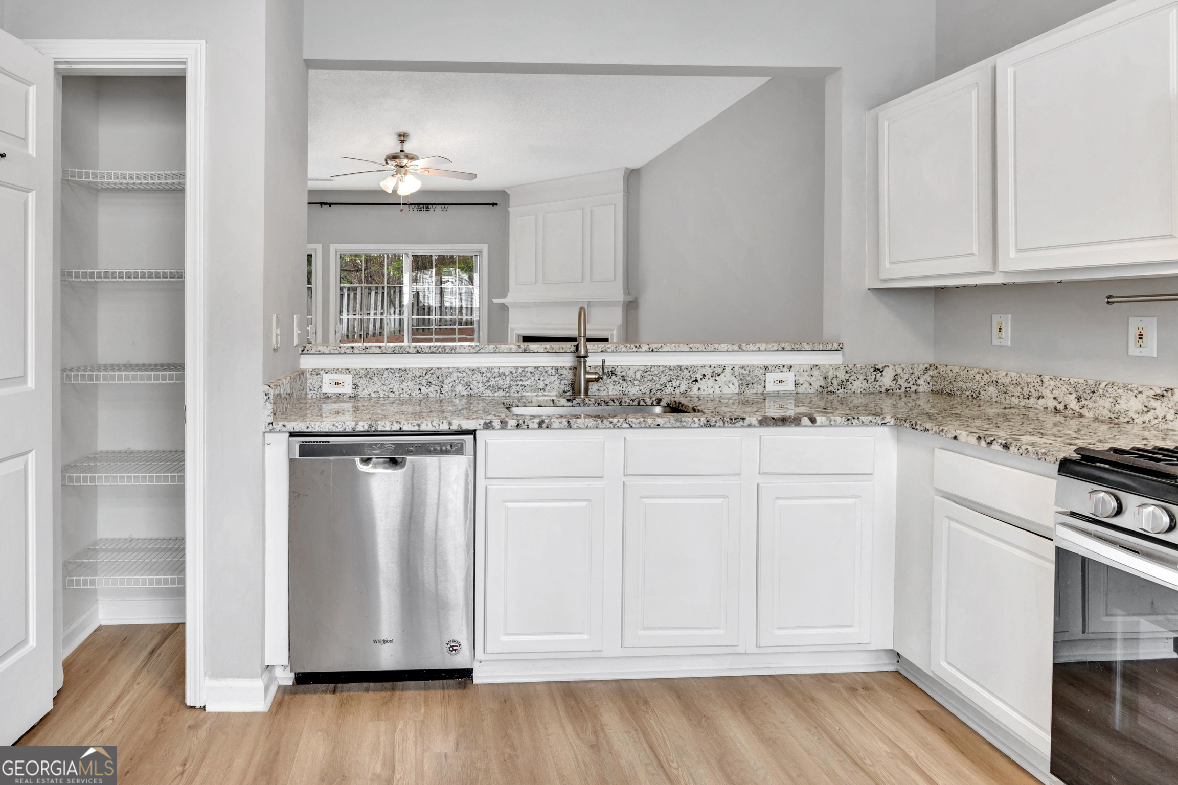 4147 Howell Park Road Duluth, GA 30096 - Photo 10 of 34