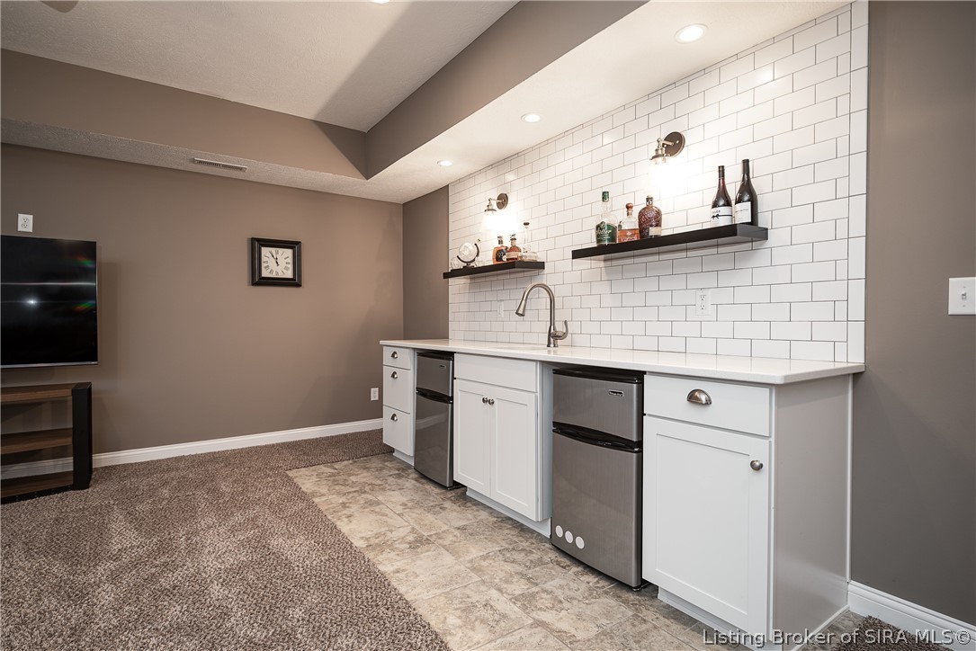 2015 Andres Way Floyds Knobs, IN 47119 - Photo 24 of 40