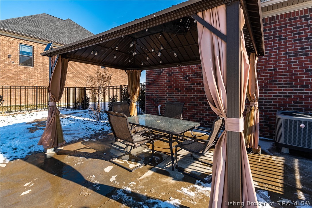 2015 Andres Way Floyds Knobs, IN 47119 - Photo 38 of 40