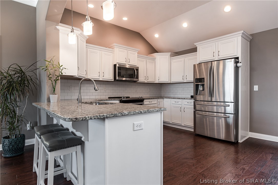 2015 Andres Way Floyds Knobs, IN 47119 - Photo 9 of 40