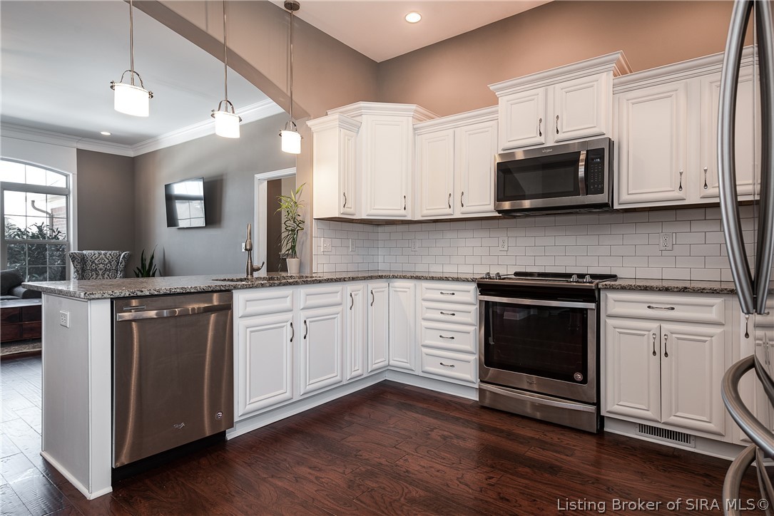 2015 Andres Way Floyds Knobs, IN 47119 - Photo 10 of 40