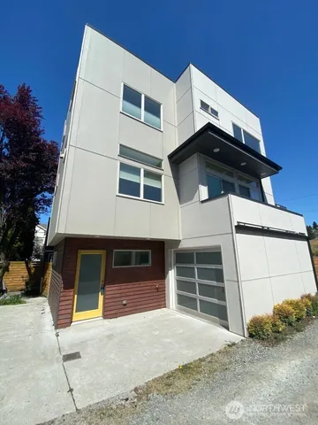 $4,600 | 811 Northwest 50th Street, Seattle, WA 98107