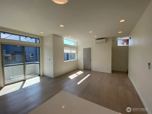 $4,600 | 811 Northwest 50th Street, Seattle, WA 98107