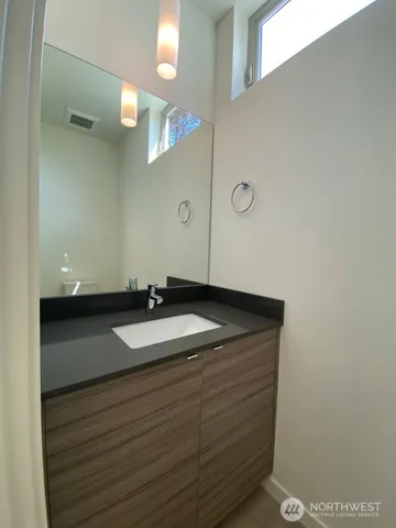 $4,600 | 811 Northwest 50th Street, Seattle, WA 98107