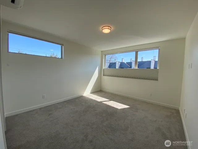 $4,600 | 811 Northwest 50th Street, Seattle, WA 98107