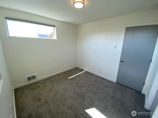 $4,600 | 811 Northwest 50th Street, Seattle, WA 98107