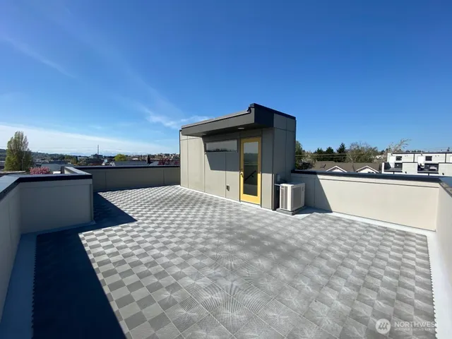 $4,600 | 811 Northwest 50th Street, Seattle, WA 98107