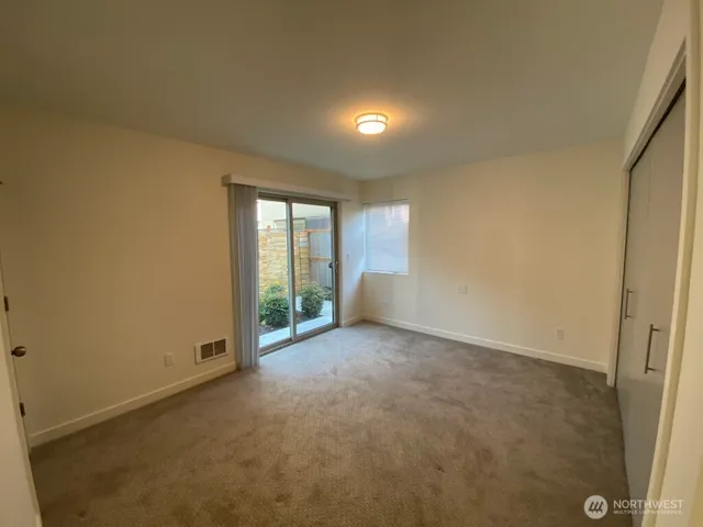 $4,600 | 811 Northwest 50th Street, Seattle, WA 98107