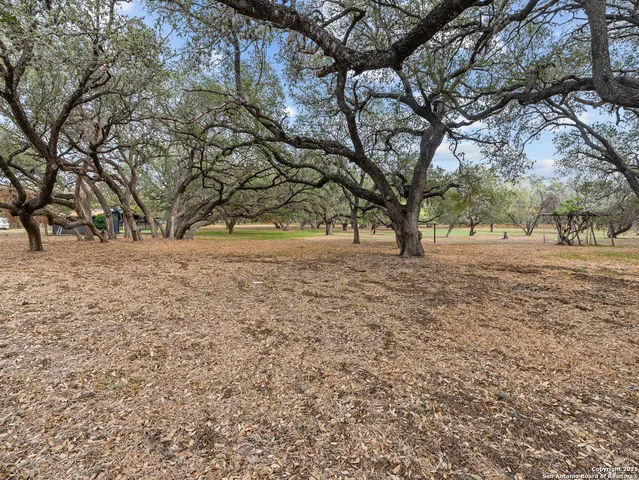 $2,300 | 22 Sunrise Drive, Pleasanton, TX 78064