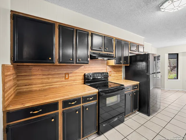 $2,300 | 22 Sunrise Drive, Pleasanton, TX 78064