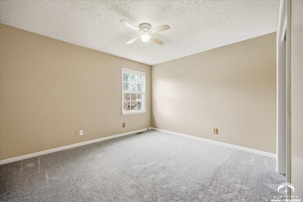 2127 Rhode Island Street Lawrence, KS 66046 - Photo 15 of 25