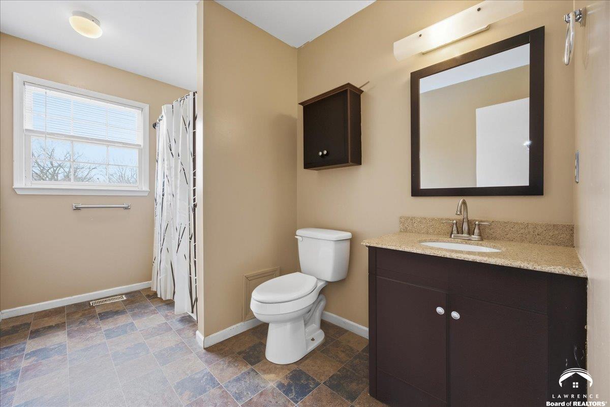 2127 Rhode Island Street Lawrence, KS 66046 - Photo 17 of 25