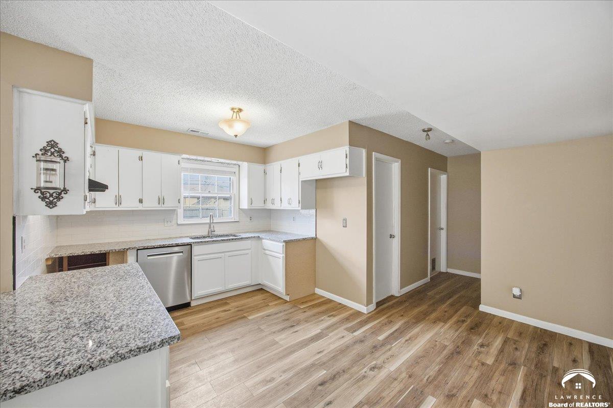 2127 Rhode Island Street Lawrence, KS 66046 - Photo 10 of 25