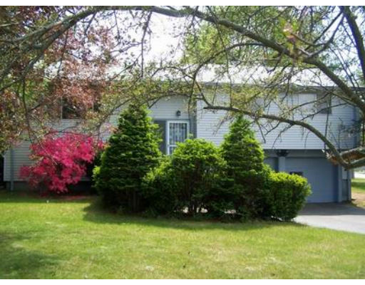 3 Jeanne Road Randolph, MA 02368 - Photo 2 of 8 Gallery Image 2
