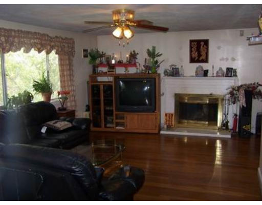 3 Jeanne Road Randolph, MA 02368 - Photo 6 of 8 Gallery Image 6