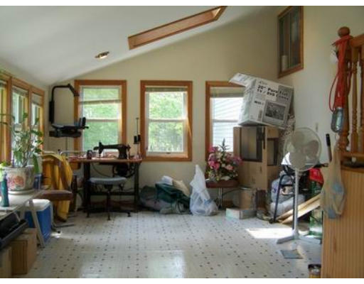 3 Jeanne Road Randolph, MA 02368 - Photo 7 of 8 Gallery Image 7