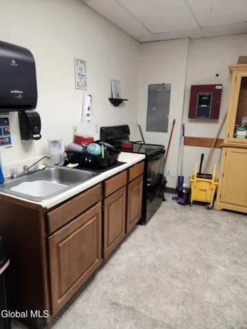 $12 | 743 Columbia Turnpike, Unit 4, East Greenbush, NY 12061