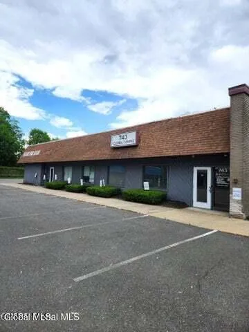 $12 | 743 Columbia Turnpike, Unit 4, East Greenbush, NY 12061