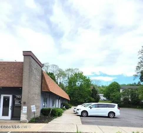 $12 | 743 Columbia Turnpike, Unit 4, East Greenbush, NY 12061