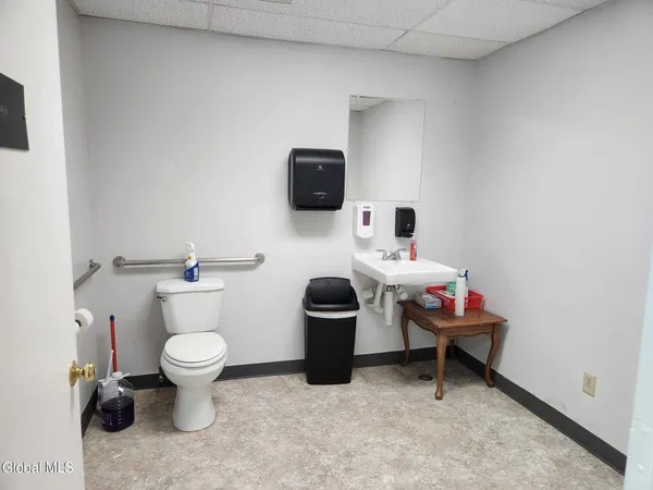 $12 | 743 Columbia Turnpike, Unit 4, East Greenbush, NY 12061