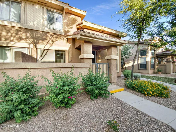 $2,200 | 1225 North 36th Street, Unit 1031, Phoenix, AZ 85008
