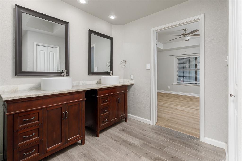 9703 Springtree Lane Dallas, TX 75243 - Photo 18 of 26 Gallery Image 18