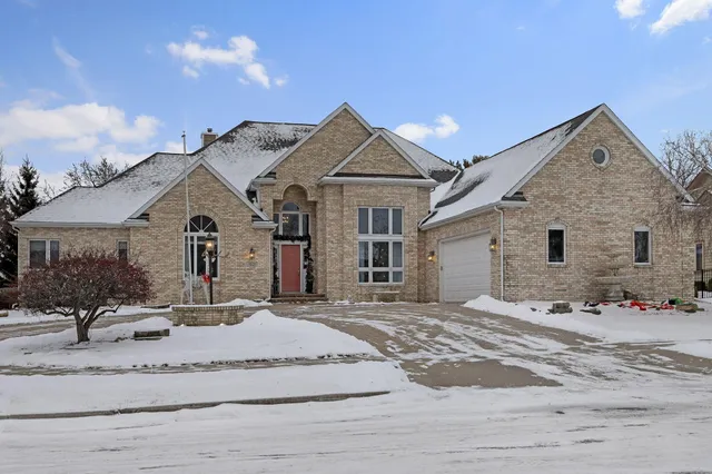 $769,900 | 3223 13th Place, Kenosha, WI 53144