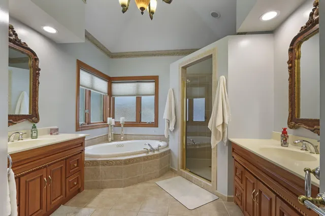 $769,900 | 3223 13th Place, Kenosha, WI 53144