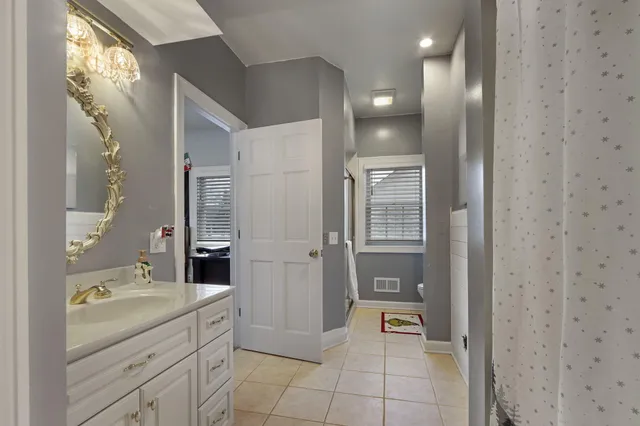 $769,900 | 3223 13th Place, Kenosha, WI 53144