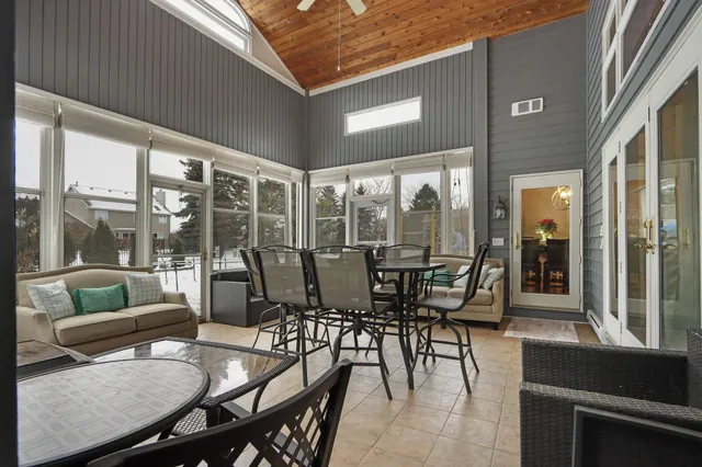 $769,900 | 3223 13th Place, Kenosha, WI 53144