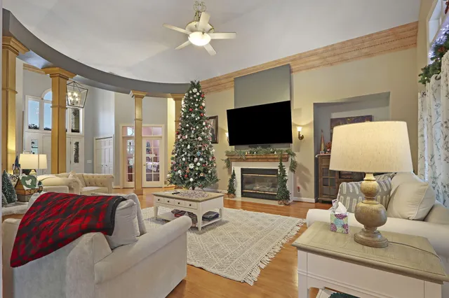 $769,900 | 3223 13th Place, Kenosha, WI 53144