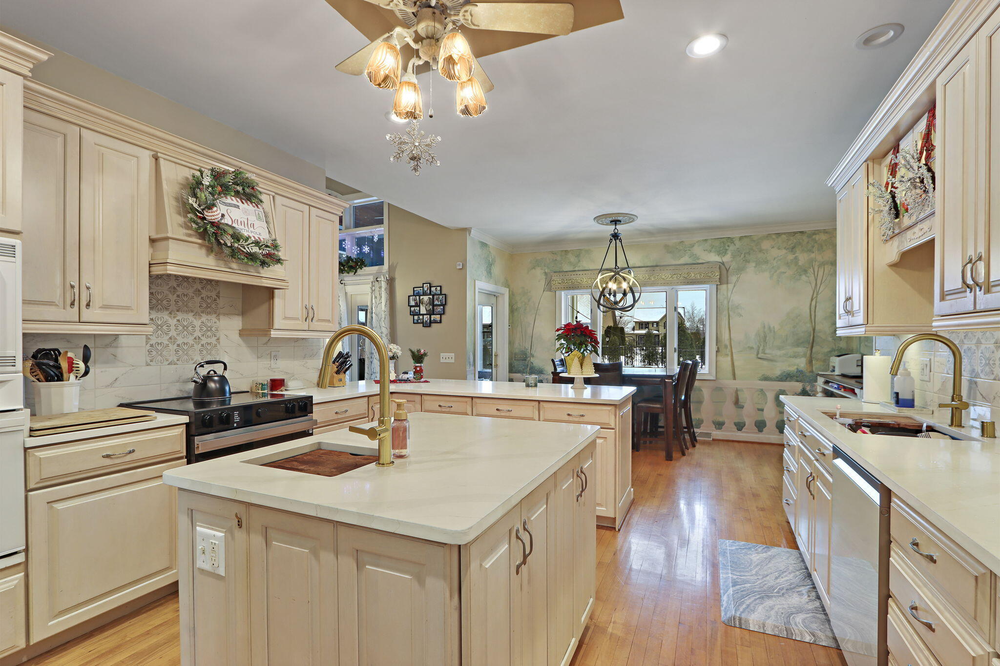 3223 13th Place Kenosha, WI 53144 - Photo 9 of 39 9-web-or-mls-3223 13th Pl - 14