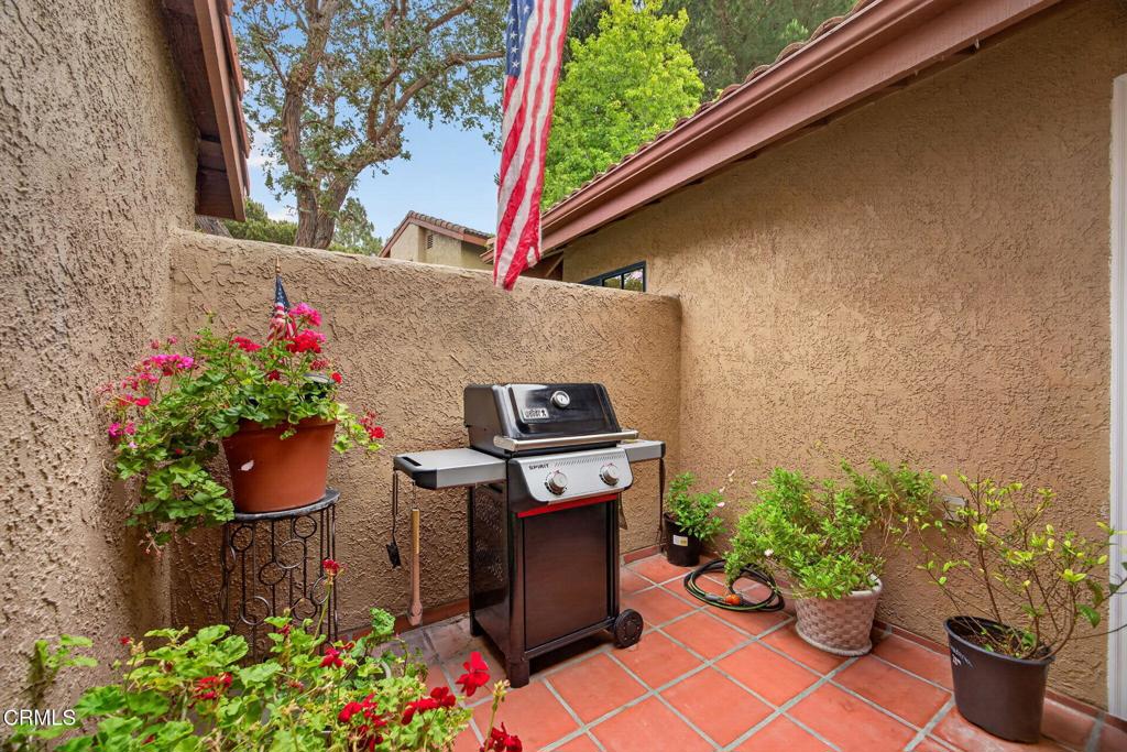 3720 Via Pacifica Walk Oxnard, CA 93035 - Photo 16 of 37 35-web-or-mls-Upmarket Media-3720ViaP109