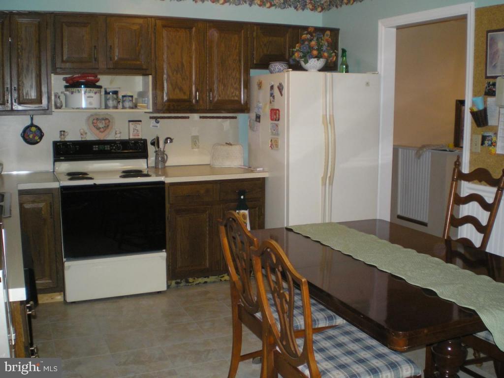 308 Glen View Circle Lititz, PA 17543 - Photo 4 of 14