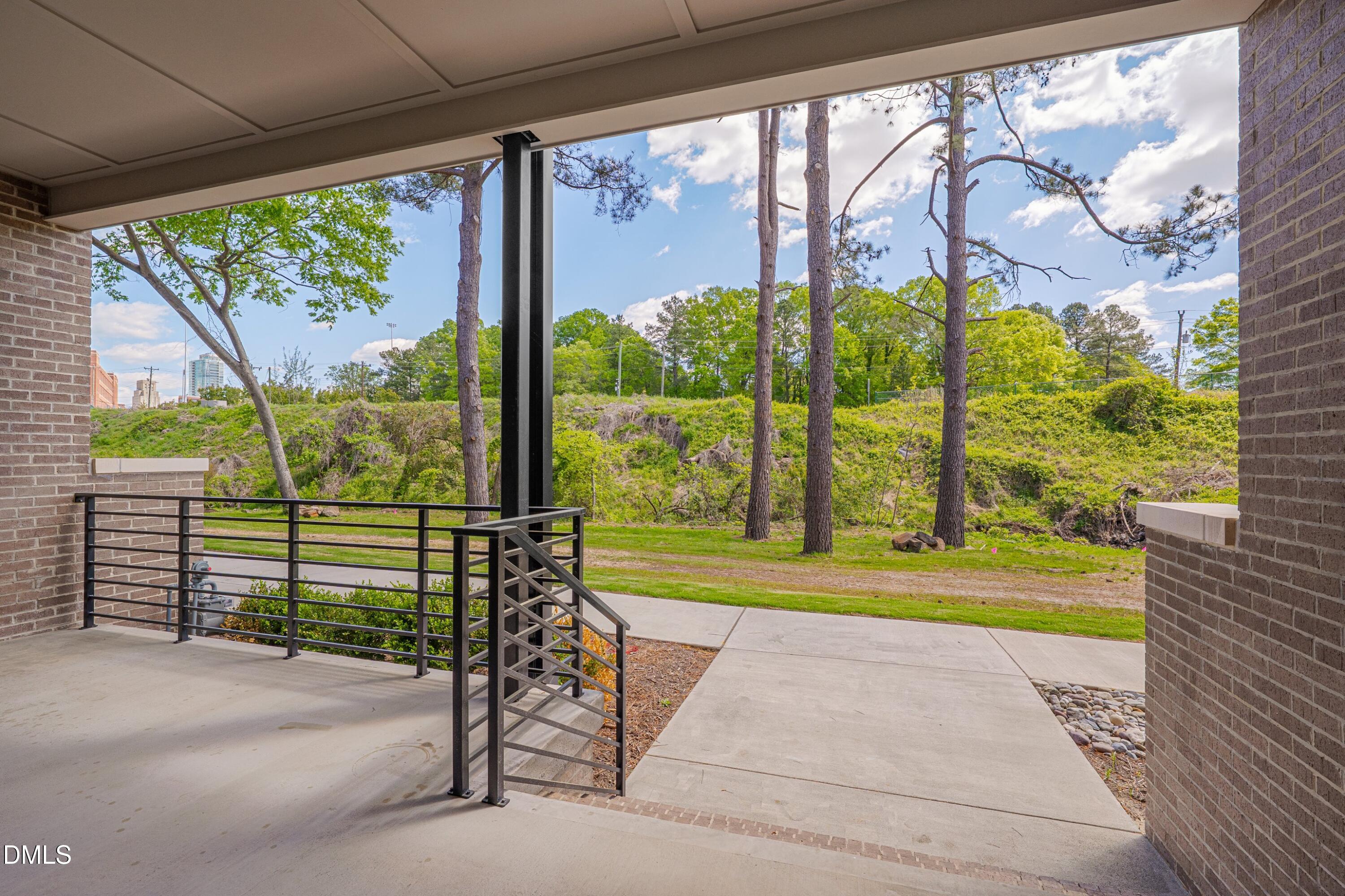 1012 Manor Way Durham, NC 27701 - Photo 7 of 41 059-Terraces April -59