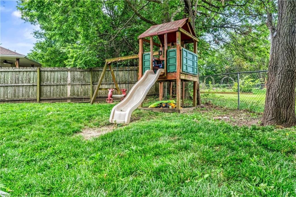 1409 Russell Road Pleasant Hill, MO 64080 - Photo 33 of 34