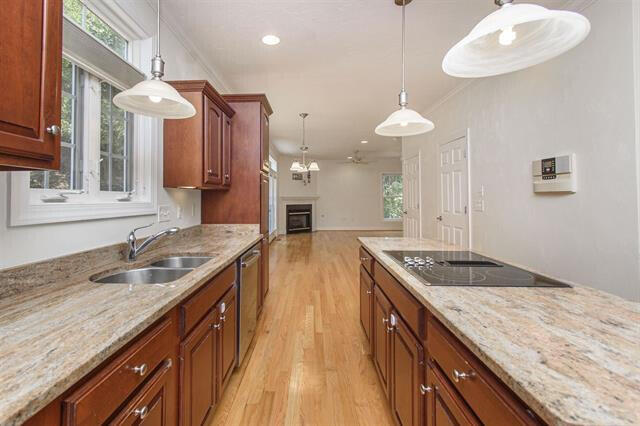 755 Honeysuckle Road Salem, VA 24153 - Photo 5 of 61 755HoneysuckleRd_50402_56