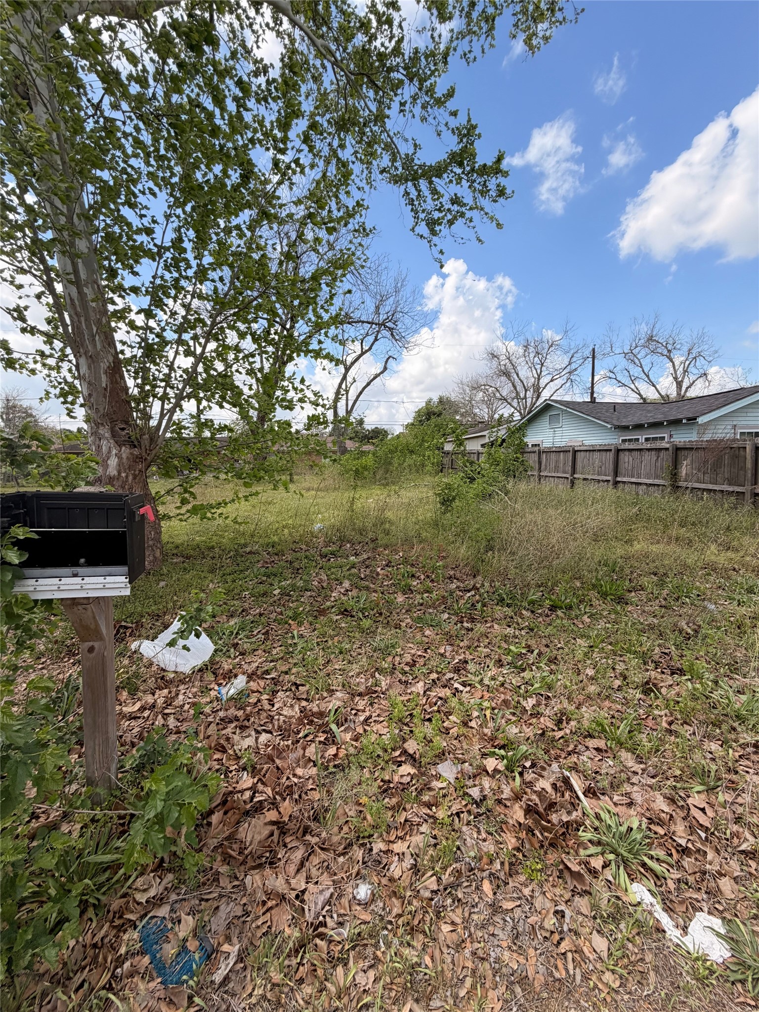 8617 Gibbons Street Houston, TX 77012 - Photo 2 of 3 a view of a lake with houses