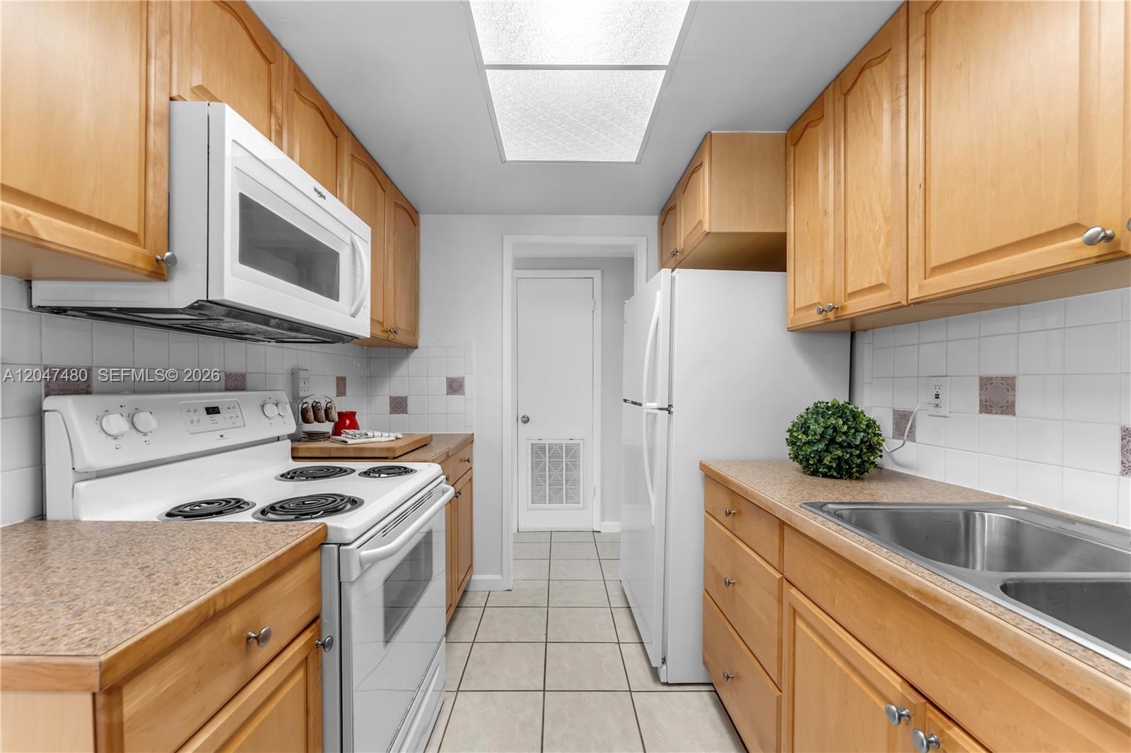 6130 Southwest 47th Street Miami, FL 33155 - Photo 9 of 26